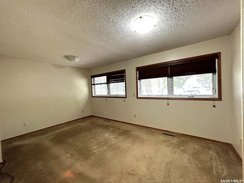 901 Shannon Road Regina SK S4S 5K3