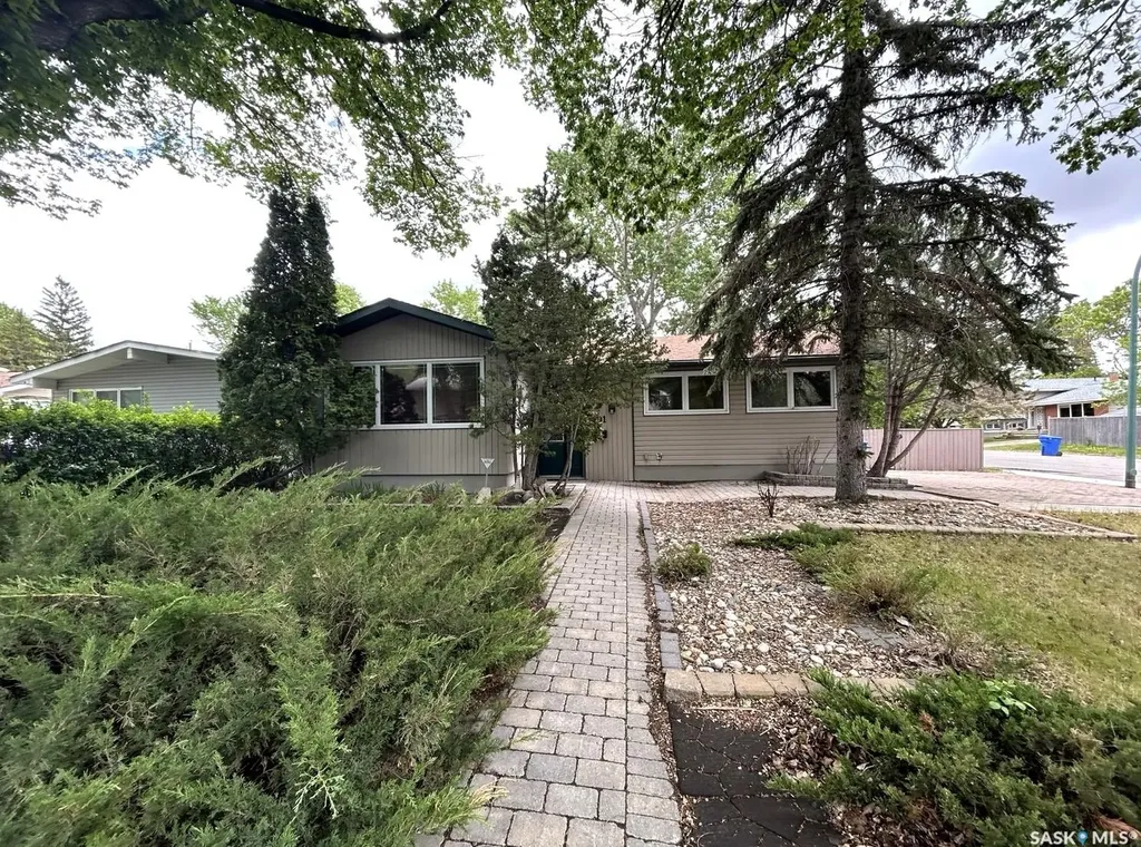 901 Shannon Road Regina SK S4S 5K3