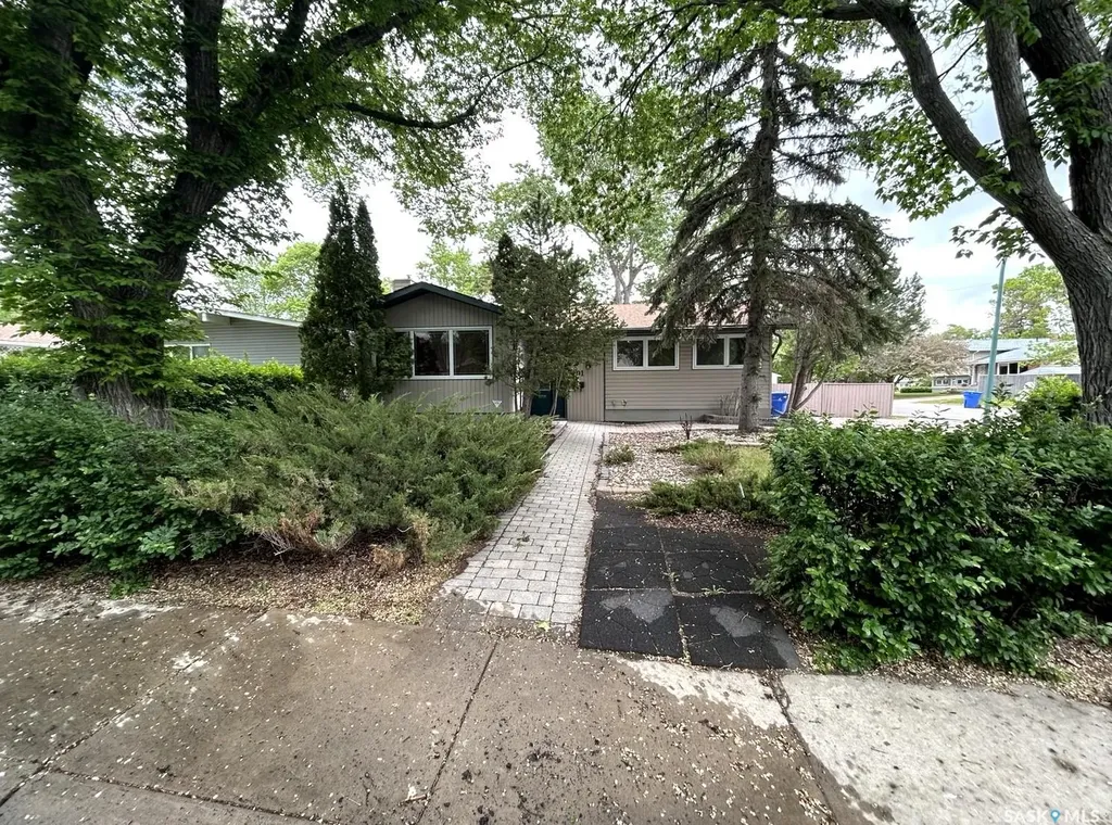 901 Shannon Road Regina SK S4S 5K3