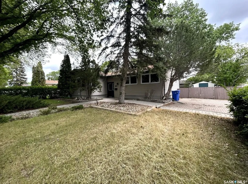 901 Shannon Road Regina SK S4S 5K3