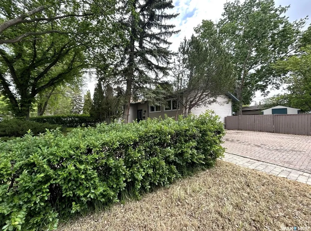 901 Shannon Road Regina SK S4S 5K3