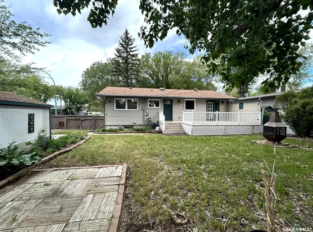 901 Shannon Road Regina SK S4S 5K3