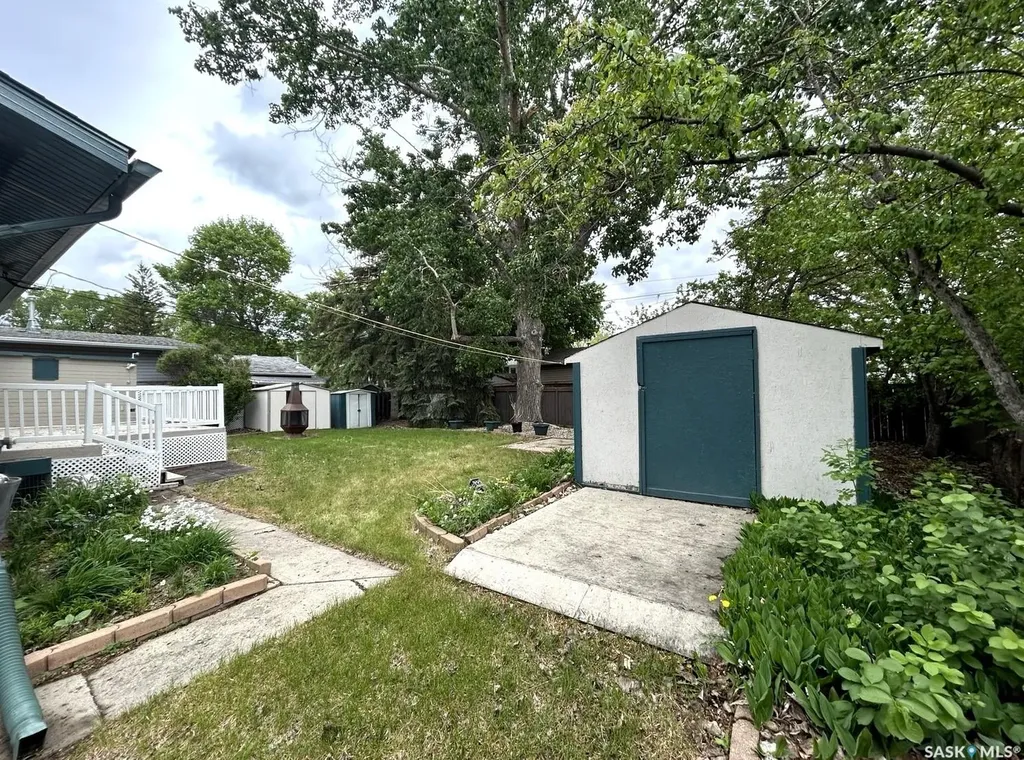901 Shannon Road Regina SK S4S 5K3
