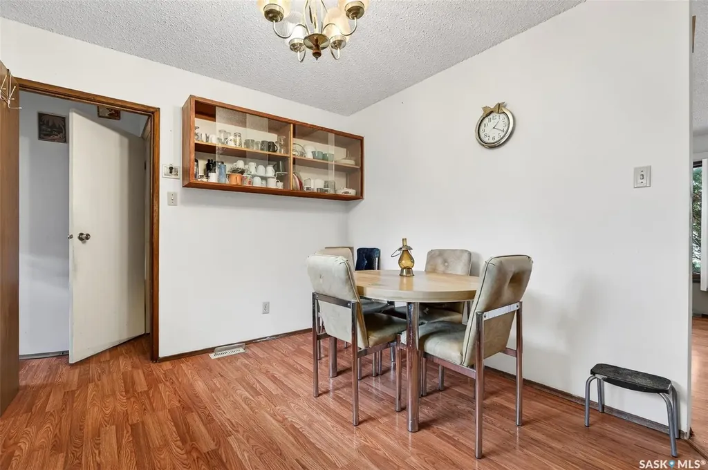 1373 Prince Crescent Moose Jaw SK S6H 6E6