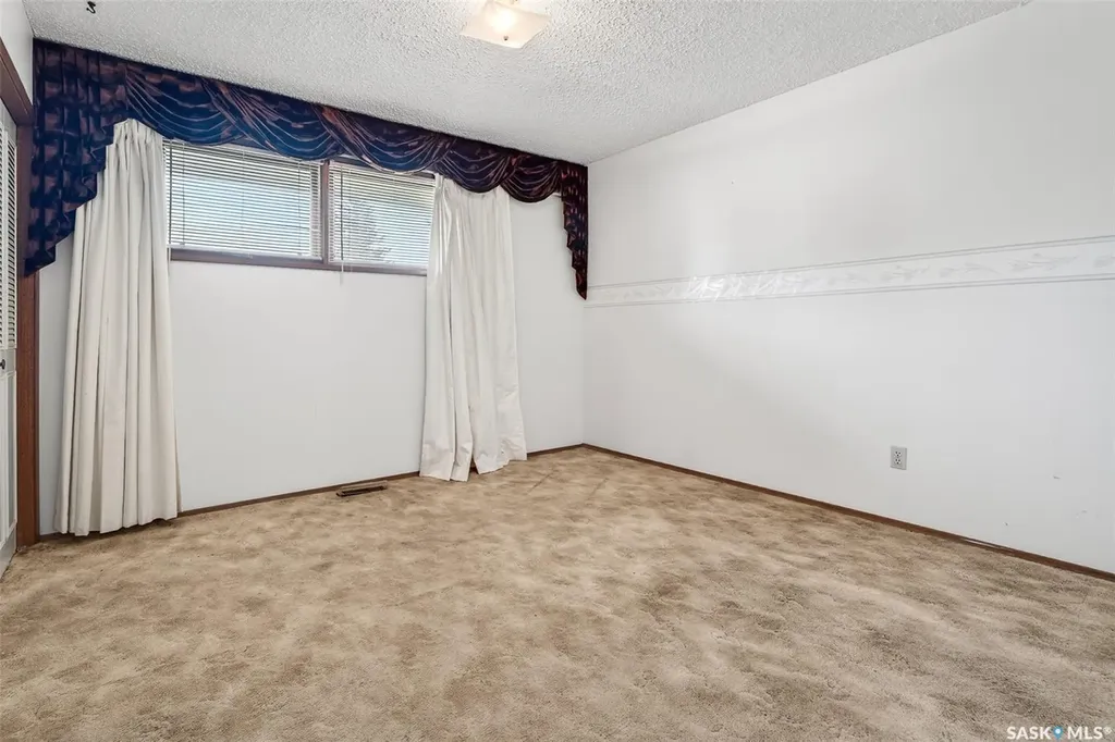 1373 Prince Crescent Moose Jaw SK S6H 6E6