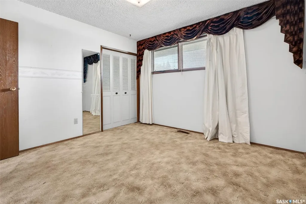 1373 Prince Crescent Moose Jaw SK S6H 6E6