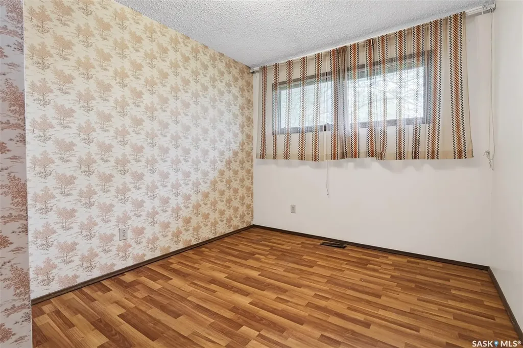 1373 Prince Crescent Moose Jaw SK S6H 6E6