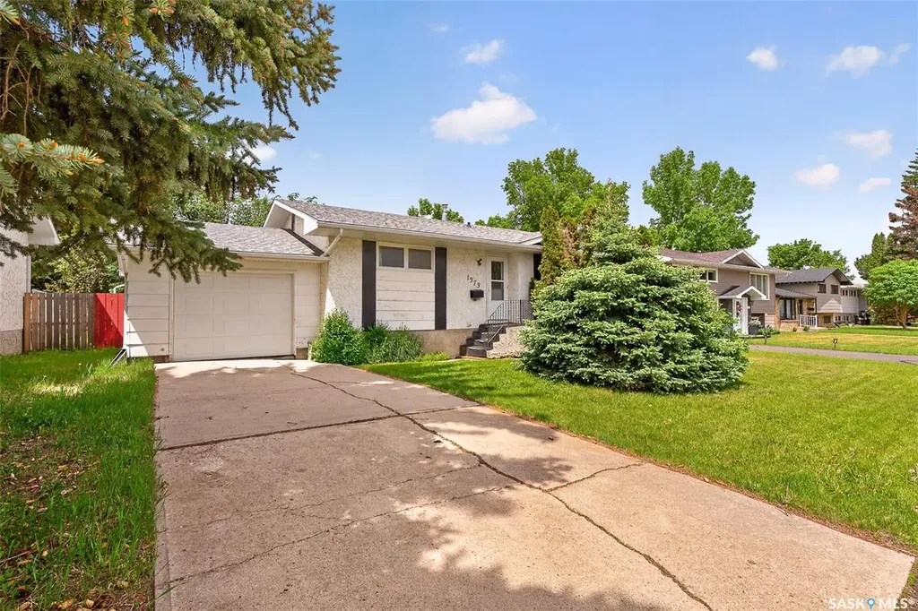 1373 Prince Crescent Moose Jaw SK S6H 6E6