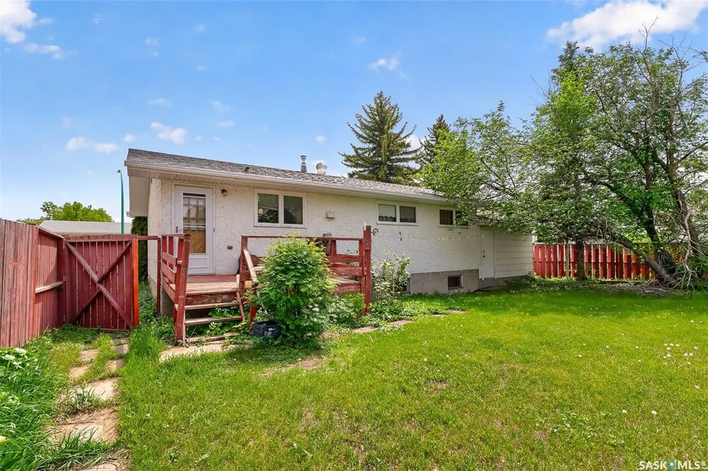 1373 Prince Crescent Moose Jaw SK S6H 6E6