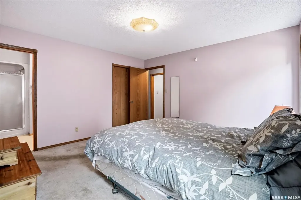 3249 Mountbatten Crescent Regina SK S4V 0R5