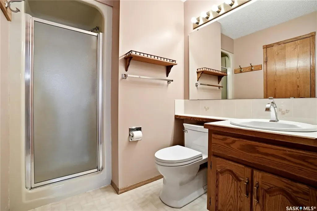 3249 Mountbatten Crescent Regina SK S4V 0R5