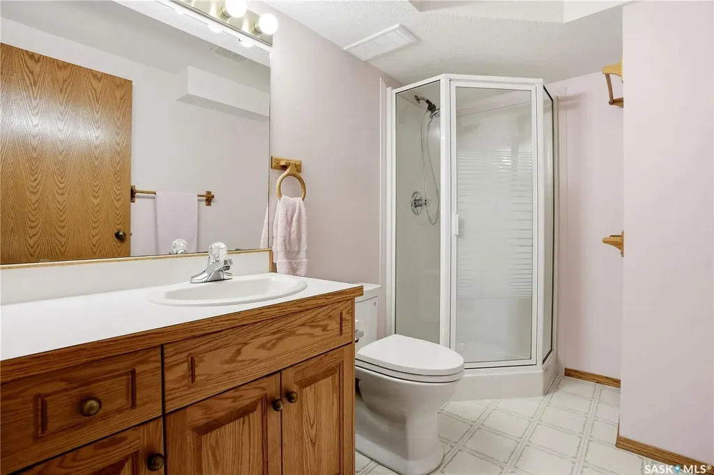 3249 Mountbatten Crescent Regina SK S4V 0R5