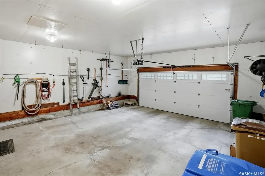 3249 Mountbatten Crescent Regina SK S4V 0R5
