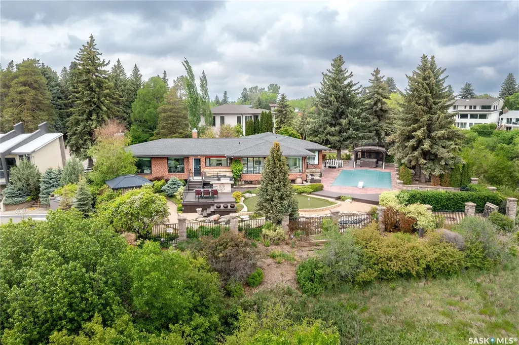 15 Quappelle Court Saskatoon SK S7K 1C2