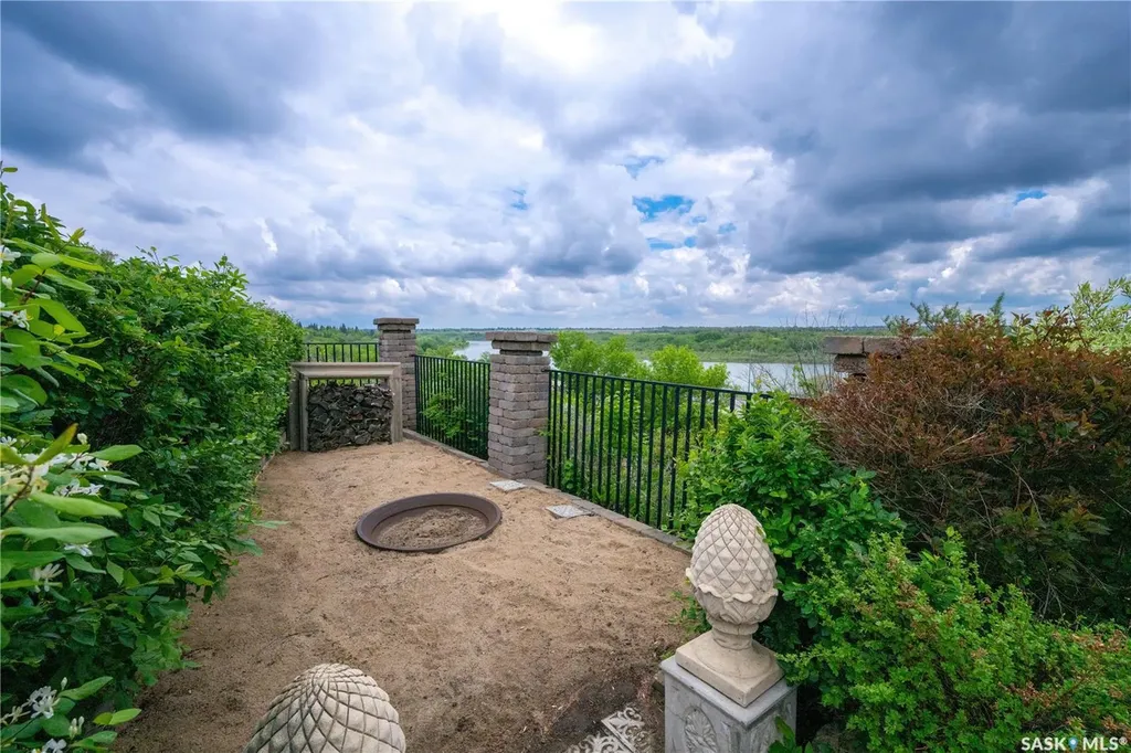 15 Quappelle Court Saskatoon SK S7K 1C2