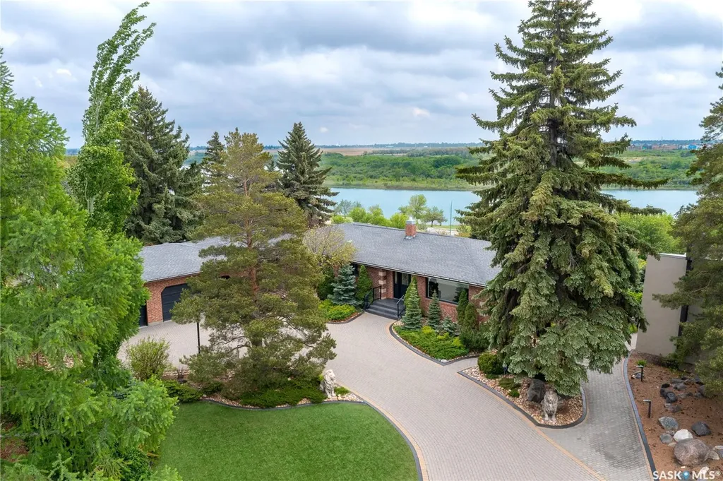 15 Quappelle Court Saskatoon SK S7K 1C2