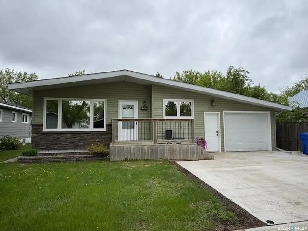 206 3rd Avenue W Canora SK S0A 0L0