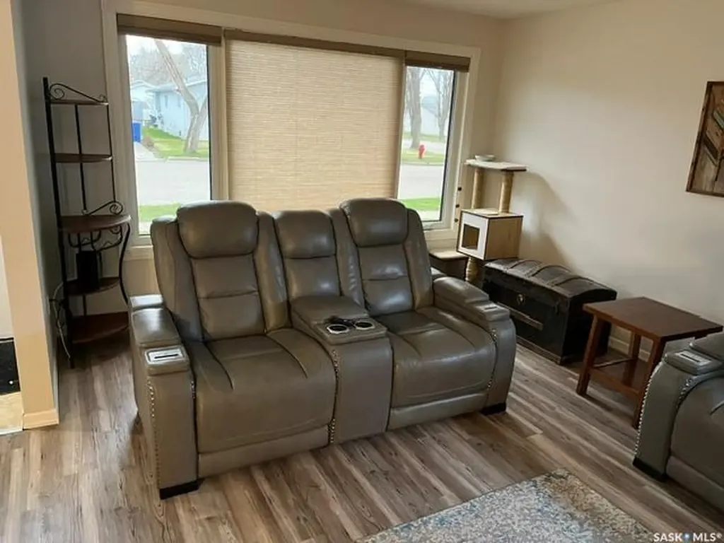 206 3rd Avenue W Canora SK S0A 0L0