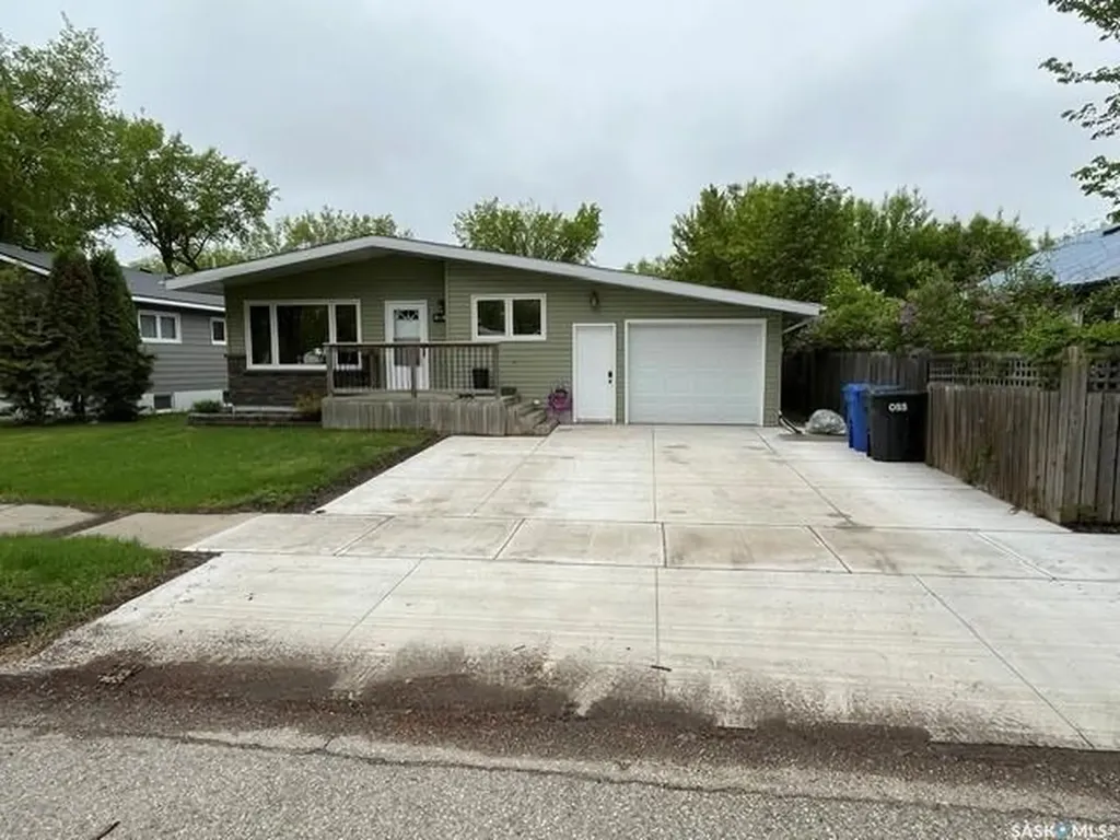 206 3rd Avenue W Canora SK S0A 0L0