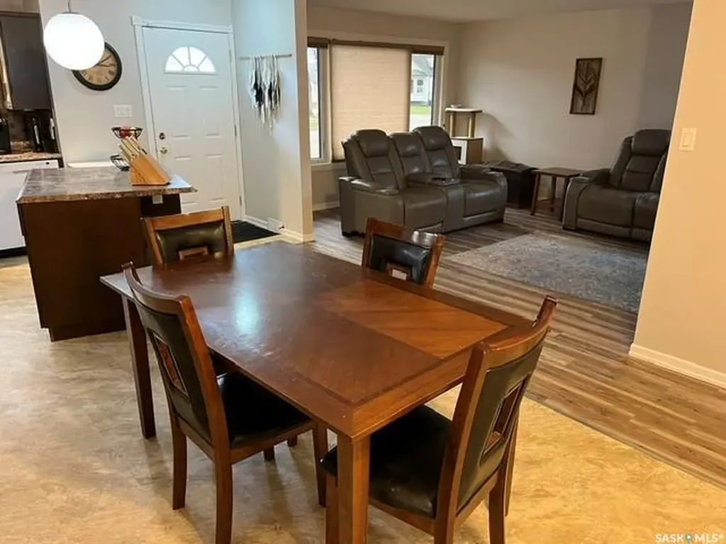 206 3rd Avenue W Canora SK S0A 0L0