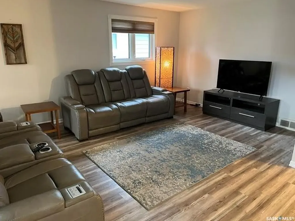 206 3rd Avenue W Canora SK S0A 0L0