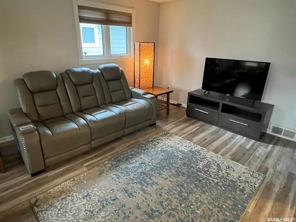 206 3rd Avenue W Canora SK S0A 0L0