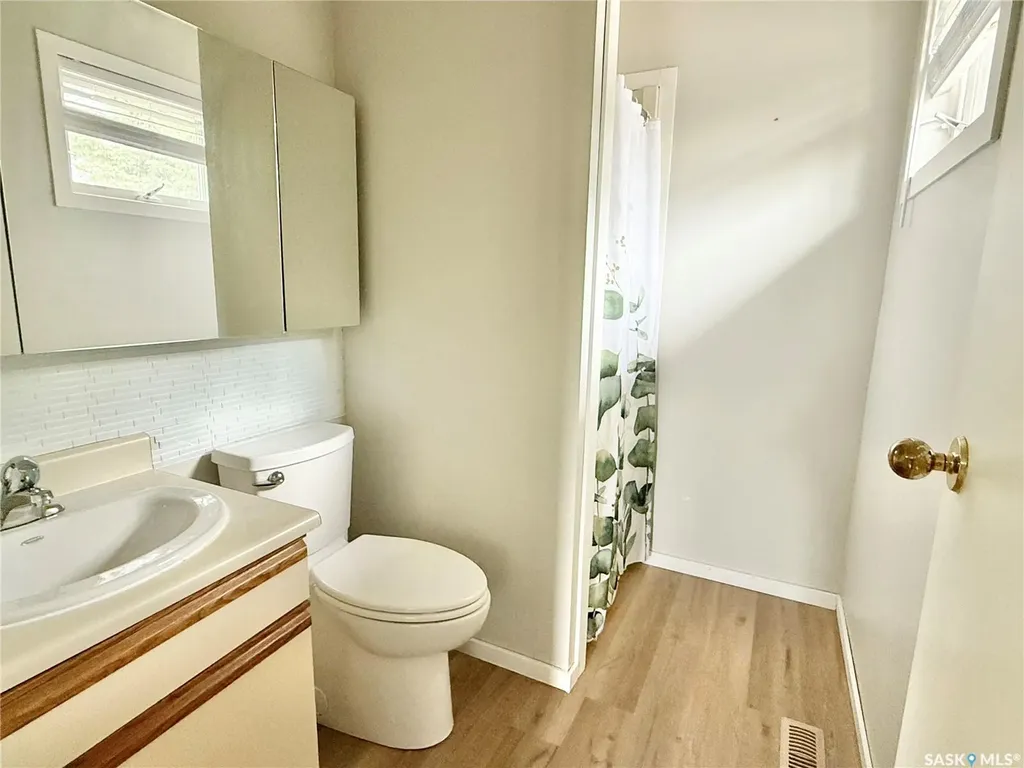 405 3rd Avenue S Leask SK S0J 1M0