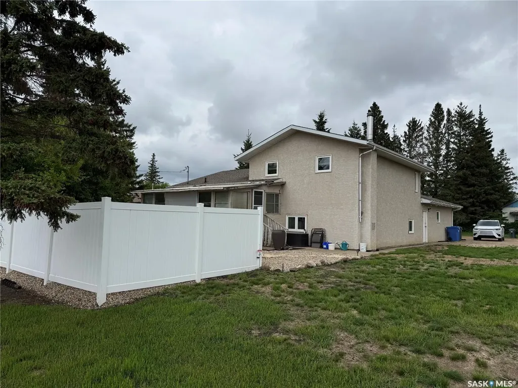 405 3rd Avenue S Leask SK S0J 1M0