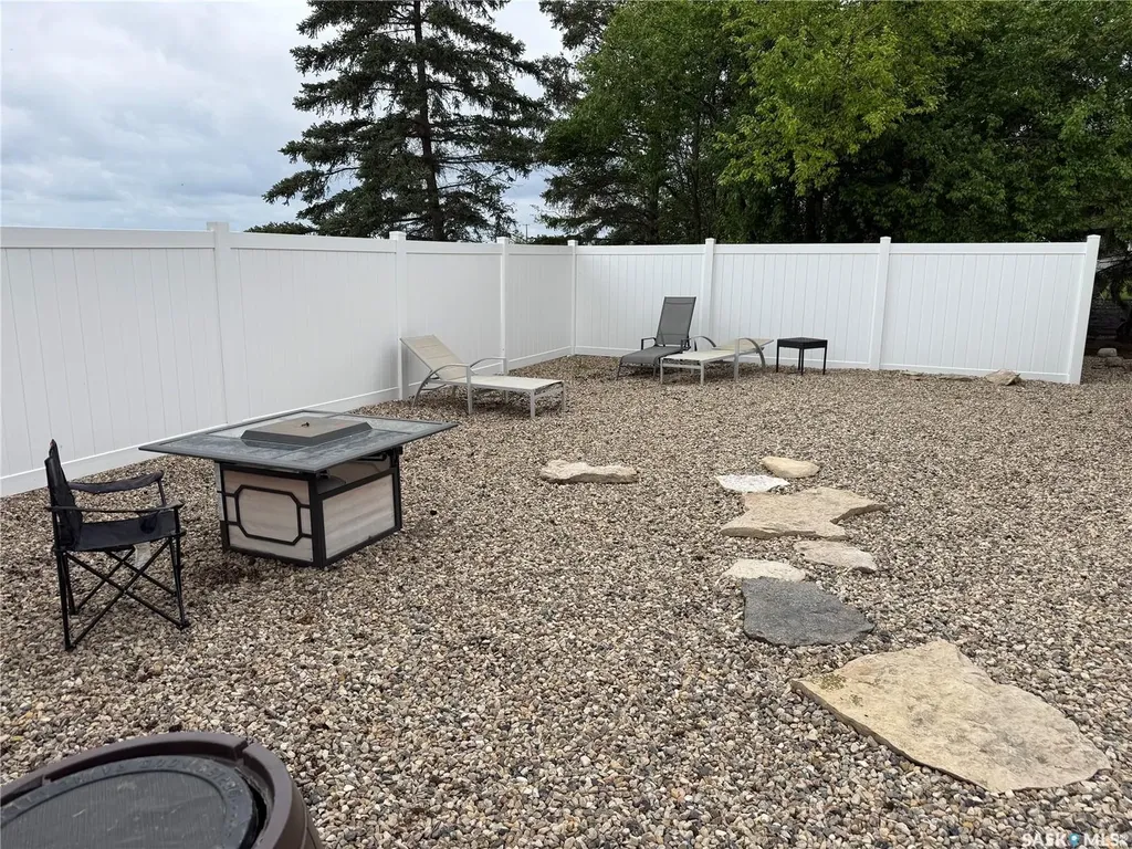 405 3rd Avenue S Leask SK S0J 1M0