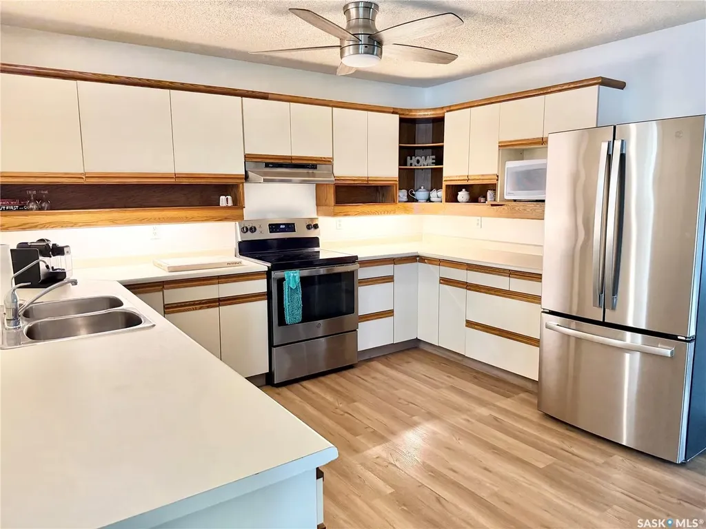 405 3rd Avenue S Leask SK S0J 1M0