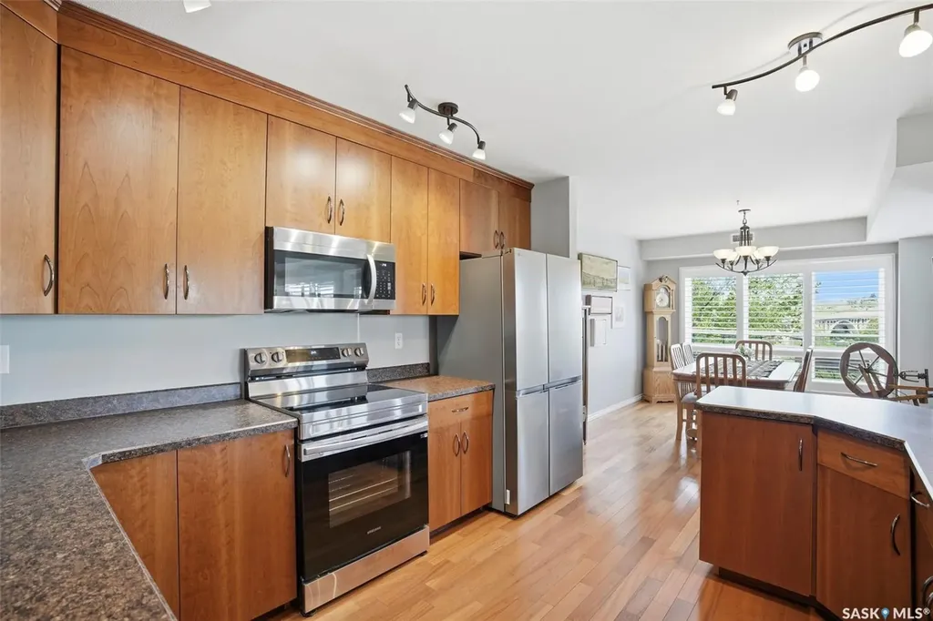 902 Spadina Crescent E Saskatoon SK S7K 0G8