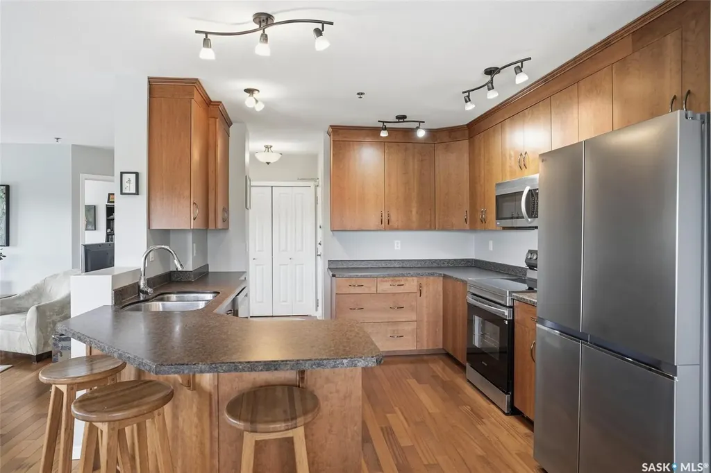 902 Spadina Crescent E Saskatoon SK S7K 0G8