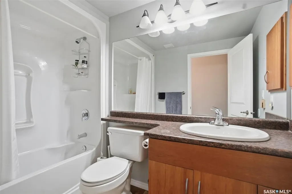 902 Spadina Crescent E Saskatoon SK S7K 0G8