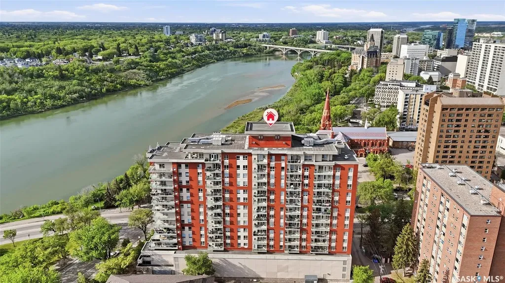 902 Spadina Crescent E Saskatoon SK S7K 0G8