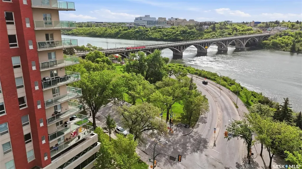 902 Spadina Crescent E Saskatoon SK S7K 0G8