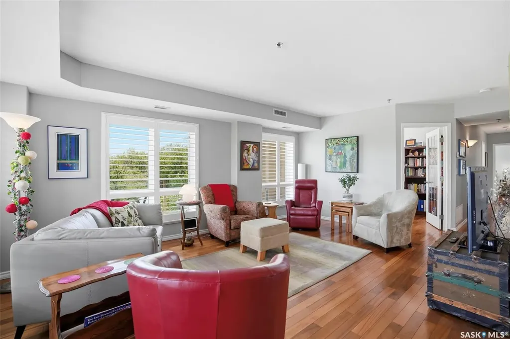 902 Spadina Crescent E Saskatoon SK S7K 0G8