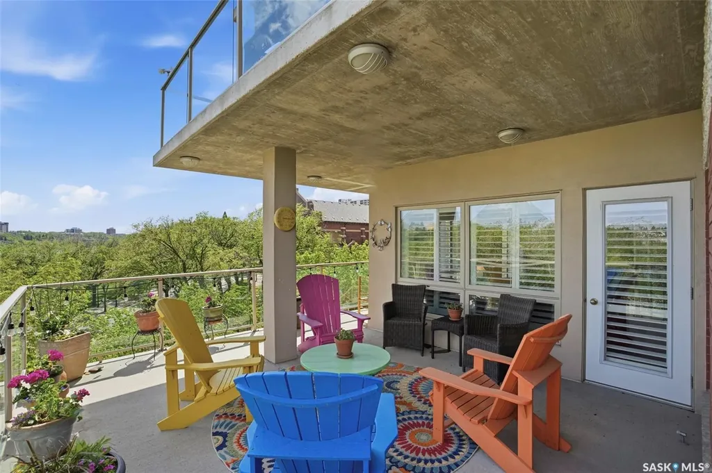 902 Spadina Crescent E Saskatoon SK S7K 0G8
