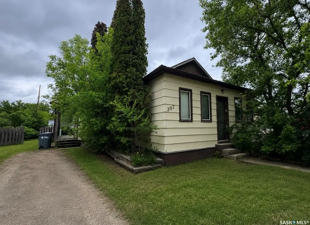 307 5th Avenue W Assiniboia SK S0H 0B0