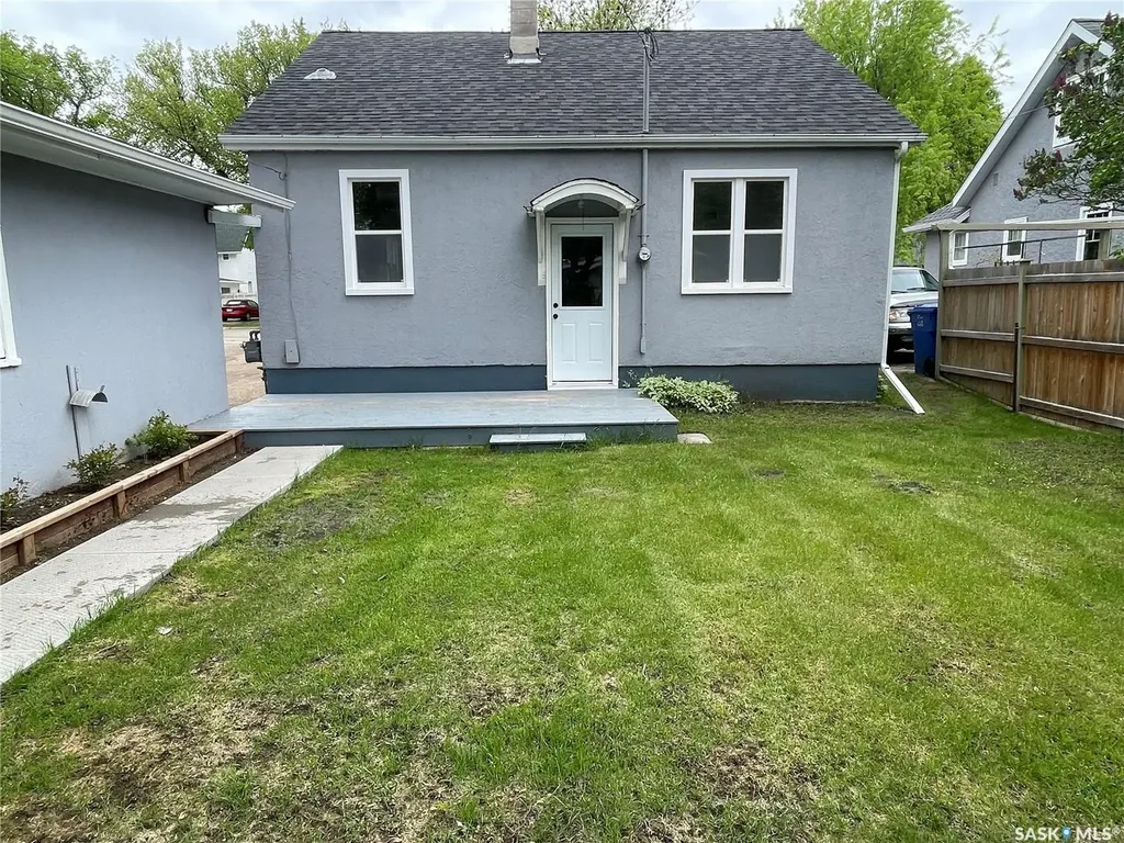 77 4th Avenue N Yorkton SK S3N 1A4