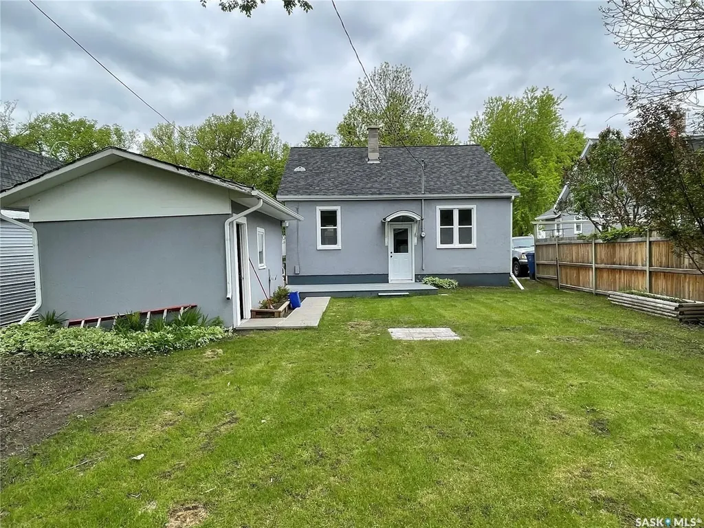 77 4th Avenue N Yorkton SK S3N 1A4