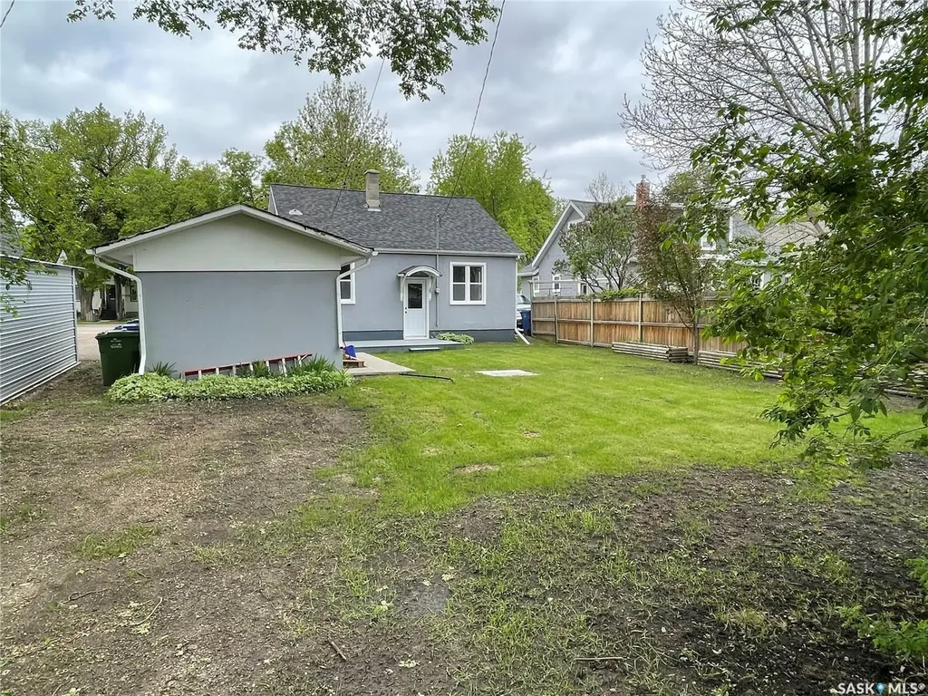 77 4th Avenue N Yorkton SK S3N 1A4