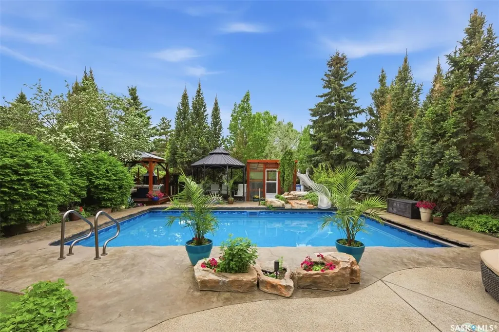 315 Adaskin Cove Saskatoon SK S7N 4P3