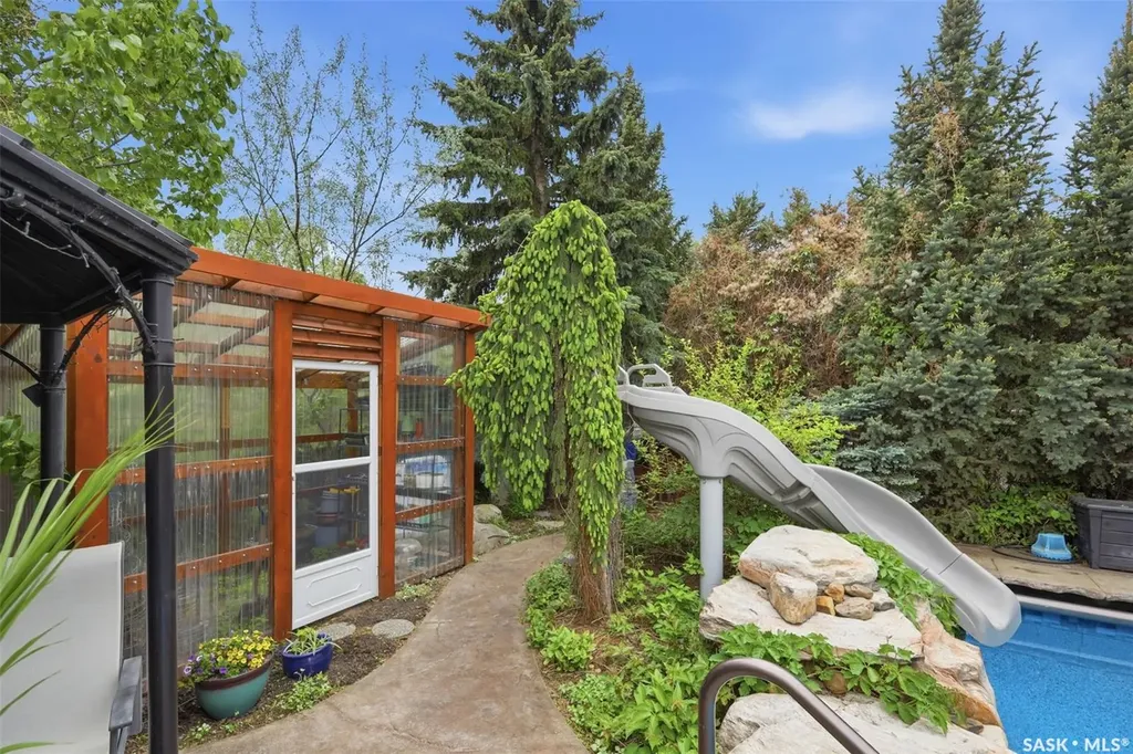 315 Adaskin Cove Saskatoon SK S7N 4P3