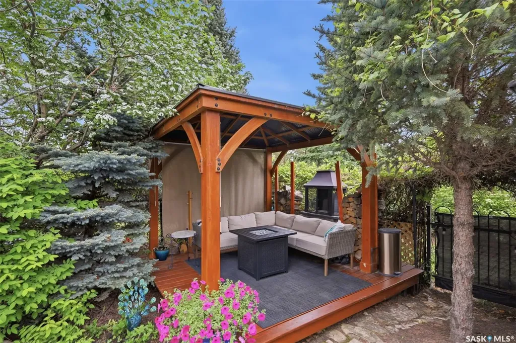 315 Adaskin Cove Saskatoon SK S7N 4P3
