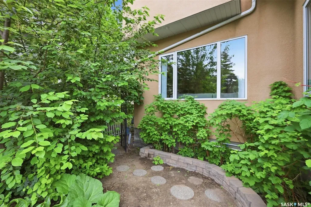 315 Adaskin Cove Saskatoon SK S7N 4P3