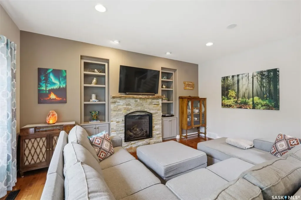 315 Adaskin Cove Saskatoon SK S7N 4P3