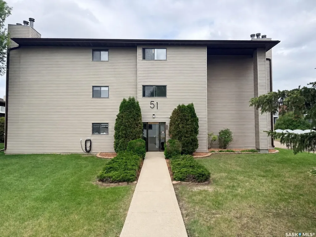 51 Wood Lily Drive Moose Jaw SK S6J 1H1