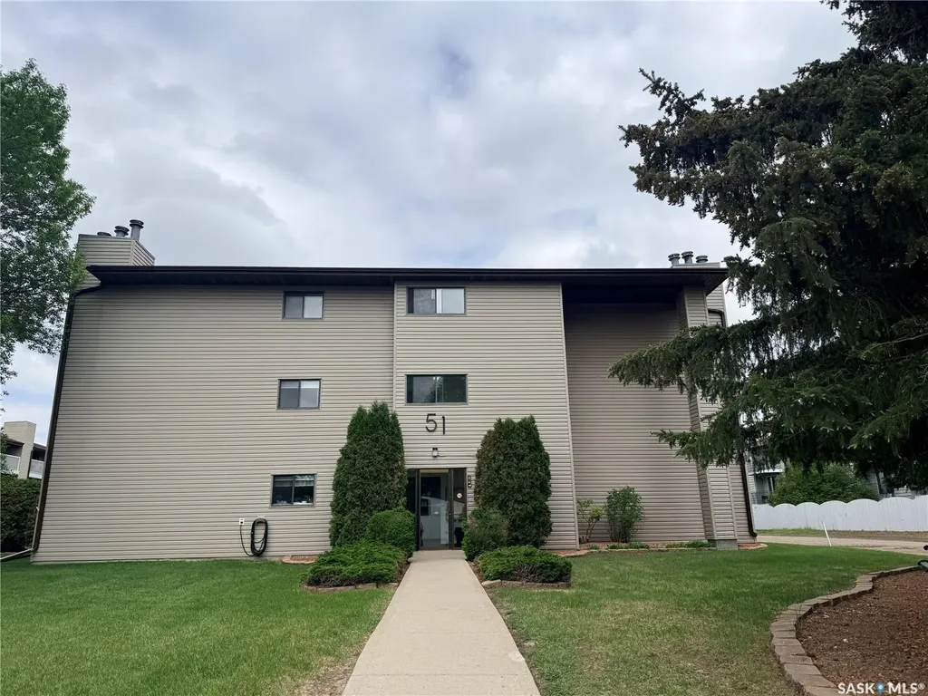 51 Wood Lily Drive Moose Jaw SK S6J 1H1