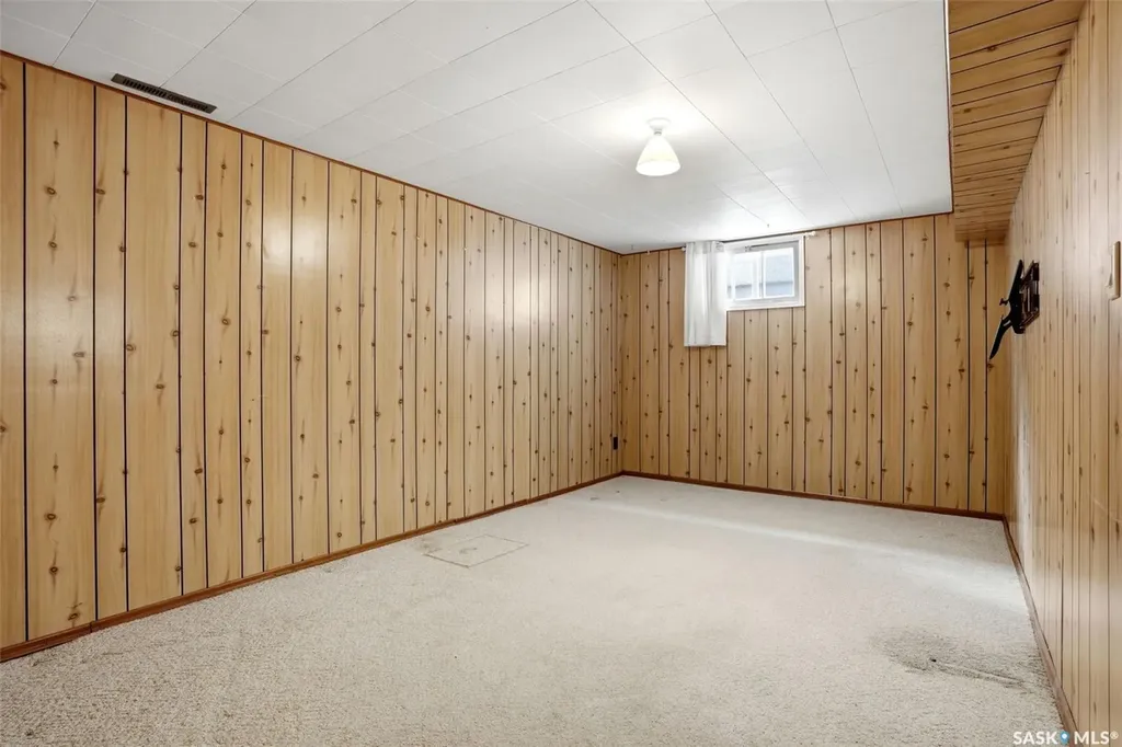 1420 Aberdeen Street Regina SK S4T 5K4