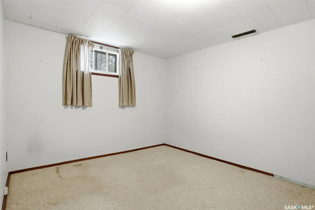 1420 Aberdeen Street Regina SK S4T 5K4